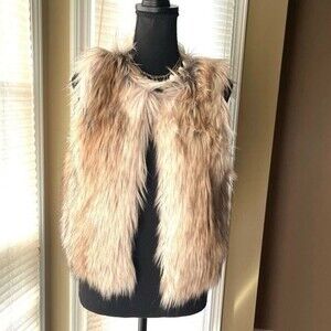 BB Dakota Faux Furry Vest NWT